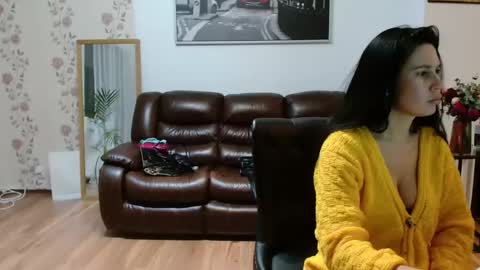 vivienne online show from 02/22/25, 06:41