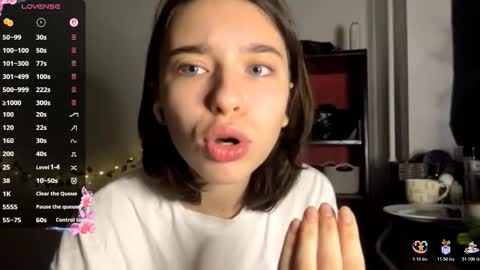 Vivi online show from 12/14/25, 03:12