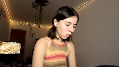 Vivi online show from 12/22/25, 02:14