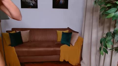 Vivienne online show from 03/13/26, 04:46