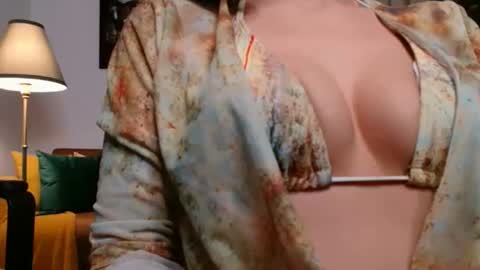 Vivienne online show from 04/16/26, 04:08