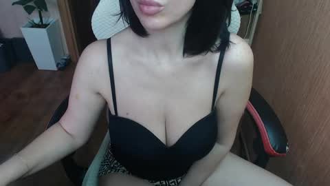 Eva online show from 04/18/26, 11:36