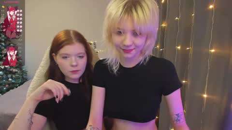 Snapshot of vivy_ chatting on 12/17/25, 08:15 chatur babes online show from 12/17/25, 08:15