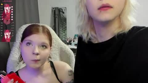 chatur babes online show from 04/17/26, 08:34