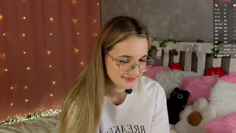 vivyboo111 online show from 02/04/26, 07:42