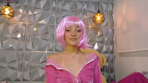 Snapshot of vixen_flutter chatting on 03/26/26, 12:00 Vixen online show from 03/26/26, 12:00