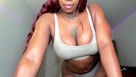 Snapshot of vixen_sasha chatting on 12/15/25, 10:47 Sasha Malone online show from 12/15/25, 10:47