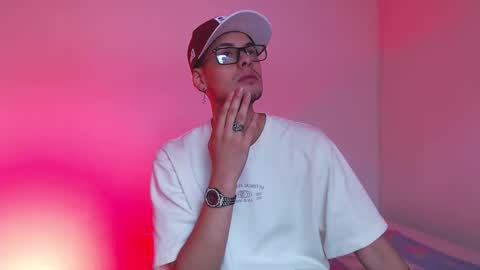 Snapshot of vlad__night chatting on 02/08/26, 01:03 Vlad online show from 02/08/26, 01:03