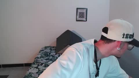 Snapshot of vlad__night chatting on 02/25/26, 04:22 Vlad online show from 02/25/26, 04:22