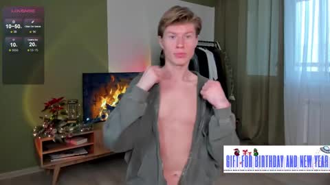 Snapshot of vlad_ggvldd chatting on 12/10/24, 10:06 Vlad Dinovich online show from 12/10/24, 10:06