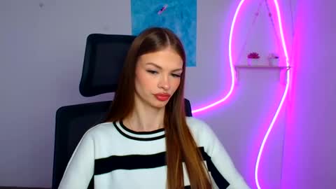 Snapshot of vladaseduction chatting on 03/19/26, 12:42 Vlada online show from 03/19/26, 12:42