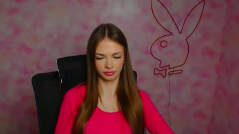 Snapshot of vladaseduction chatting on 03/20/26, 06:29 Vlada online show from 03/20/26, 06:29