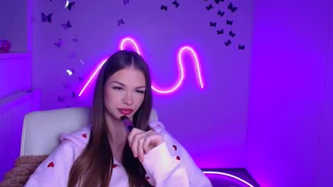 Snapshot of vladaseduction chatting on 03/21/26, 06:40 Vlada online show from 03/21/26, 06:40