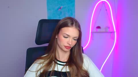 Snapshot of vladaseduction chatting on 03/25/26, 12:22 Vlada online show from 03/25/26, 12:22