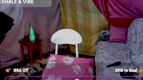 Snapshot of vladiskin chatting on 04/19/26, 09:08 Violetta Elysia online show from 04/19/26, 09:08