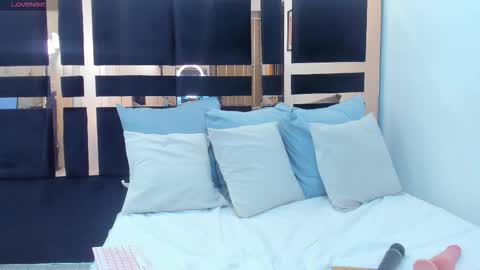 Snapshot of volkovbaby chatting on 12/13/25, 08:47 Lisa online show from 12/13/25, 08:47