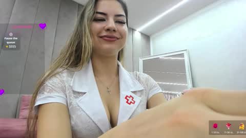 Snapshot of von_dee chatting on 10/19/25, 05:08 von_dee online show from 10/19/25, 05:08