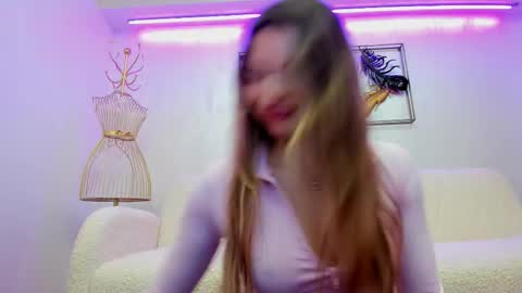 Snapshot of von_dee chatting on 11/19/25, 06:35 von_dee online show from 11/19/25, 06:35