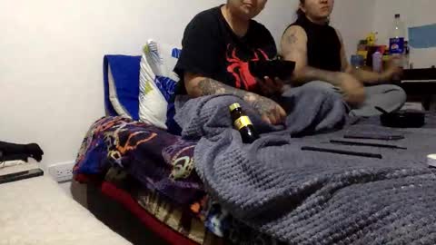 Danny and Ale online show from 04/15/26, 08:31