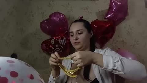 Snapshot of voulezvous_angel chatting on 02/13/26, 04:30 voulezvous_angel online show from 02/13/26, 04:30