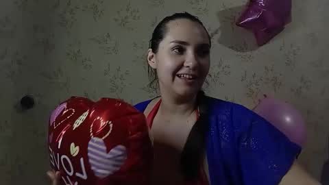 Snapshot of voulezvous_angel chatting on 02/14/26, 04:42 voulezvous_angel online show from 02/14/26, 04:42