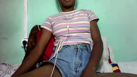 Snapshot of vounialdy chatting on 01/27/25, 02:46 vounialdy online show from 01/27/25, 02:46