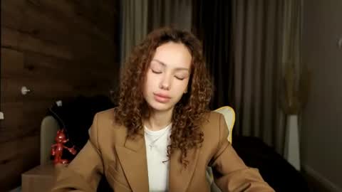 Lily online show from 07/31/26, 05:40