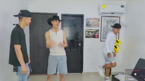 voyeurism_guys online show from 06/14/26, 10:23