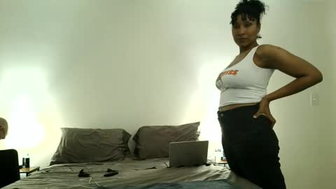 voyeurpassioncouple online show from 05/02/26, 02:38