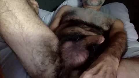 Enjoy guys of all ages if you are not on cam please dont ask for requests if i dont respond dont think im ignoring you i online show from 04/17/26, 02:09