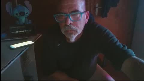 oscar online show from 11/14/25, 11:02