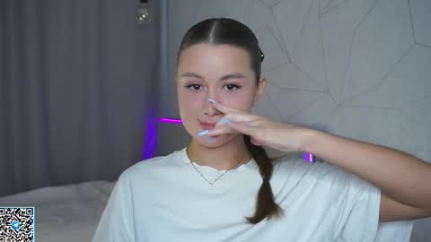 Snapshot of vvilly_wonka chatting on 09/24/25, 01:42 Ethal - thank you for thumb up online show from 09/24/25, 01:42