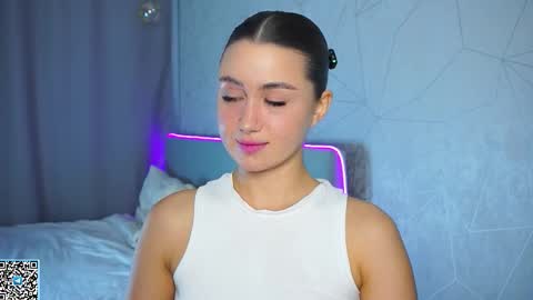 Snapshot of vvilly_wonka chatting on 09/29/25, 01:55 Ethal - thank you for thumb up online show from 09/29/25, 01:55