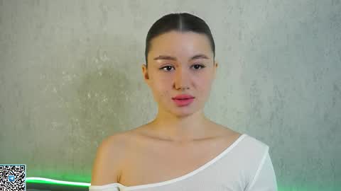 Snapshot of vvilly_wonka chatting on 11/08/25, 01:39 Ethal - thank you for thumb up online show from 11/08/25, 01:39