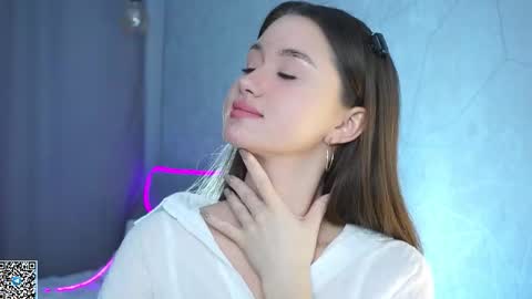 Snapshot of vvilly_wonka chatting on 11/12/25, 01:39 Ethal - thank you for thumb up online show from 11/12/25, 01:39