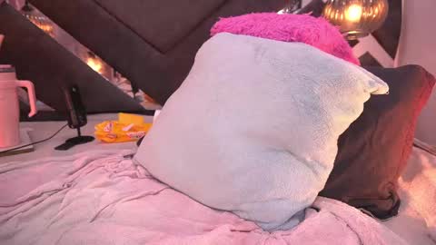 Violeta online show from 02/22/25, 06:17