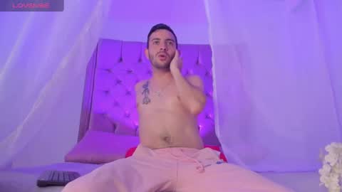 Snapshot of vynny_blacke_ chatting on 09/22/25, 09:17 Vynny Blacke online show from 09/22/25, 09:17