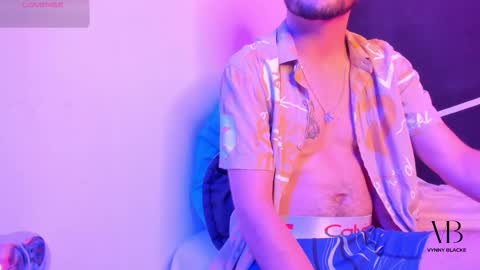 Snapshot of vynny_blacke_ chatting on 10/15/25, 09:37 Vynny Blacke online show from 10/15/25, 09:37