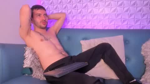 Snapshot of vynny_blacke_ chatting on 11/14/25, 10:29 Vynny Blacke online show from 11/14/25, 10:29