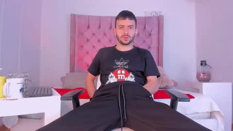 Snapshot of vynny_blacke_ chatting on 11/20/25, 09:14 Vynny Blacke online show from 11/20/25, 09:14