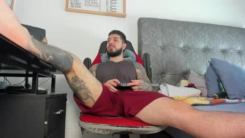 vyxen_ online show from 04/09/26, 08:25