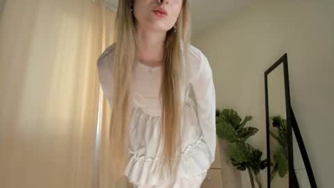 Nana online show from 09/09/25, 04:12