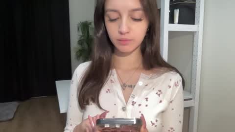 Alice  Before pvt write to me in PM  online show from 12/27/24, 10:16