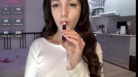 Alice  Before pvt write to me in PM  online show from 10/20/25, 09:15