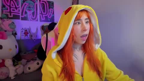 Snapshot of waifu_aika chatting on 12/23/24, 01:40 AIKA online show from 12/23/24, 01:40