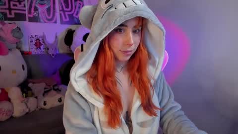 Snapshot of waifu_aika chatting on 12/23/24, 11:06 AIKA online show from 12/23/24, 11:06