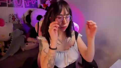 Snapshot of waifu_aika chatting on 01/09/25, 12:35 AIKA online show from 01/09/25, 12:35