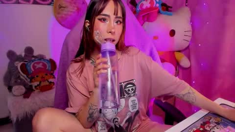 Snapshot of waifu_aika chatting on 10/25/25, 08:58 AIKA online show from 10/25/25, 08:58