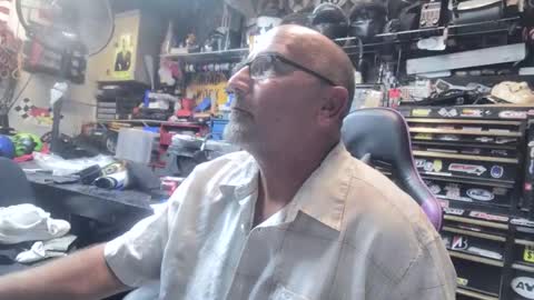 Snapshot of wakesblowinclouds chatting on 10/29/25, 08:38 wakesblowinclouds online show from 10/29/25, 08:38