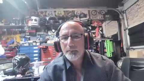 Snapshot of wakesblowinclouds chatting on 11/05/25, 06:46 wakesblowinclouds online show from 11/05/25, 06:46